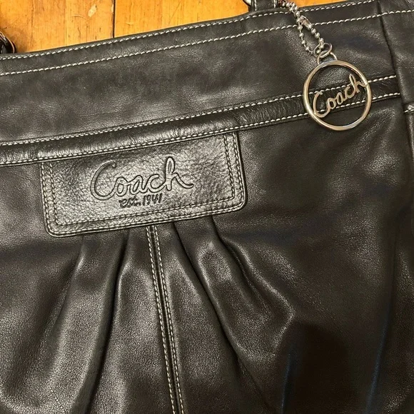 Coach Vintage Black Leather Hand Bag - Picture 11 of 16